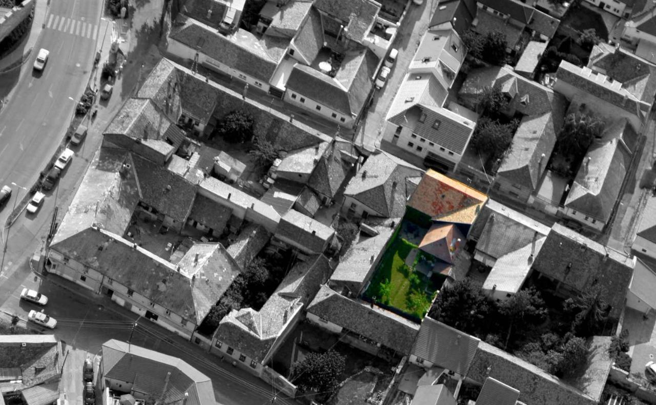 Green Tree Apartment Pécs Buitenkant foto